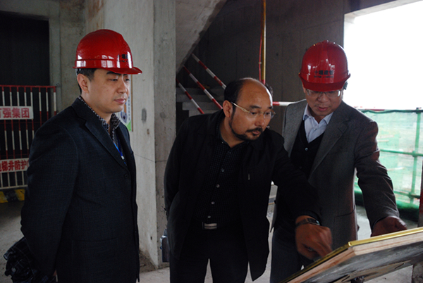 董事長郭彬陪同王主任觀摩